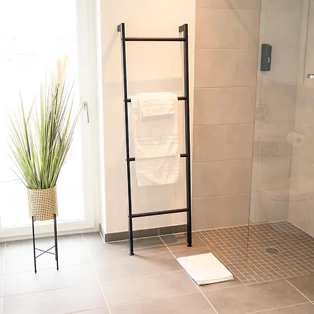 River Lux - 5 Min To Hbf *